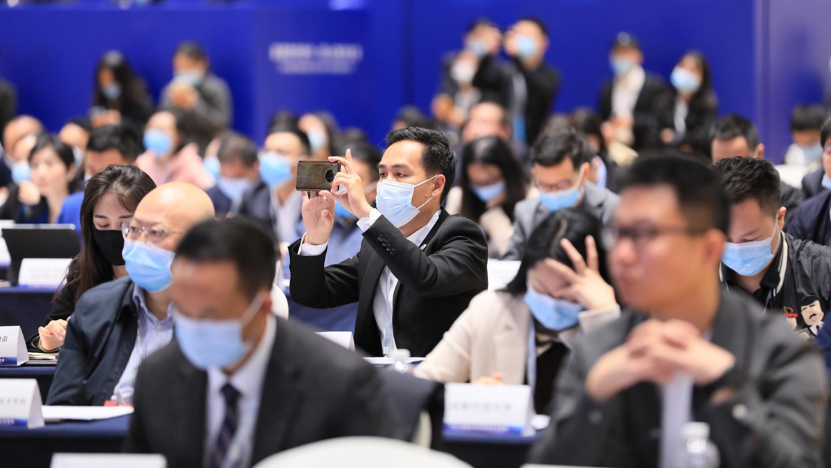 2021成都創交會開幕式現場 嘉賓認真聆聽主題演講