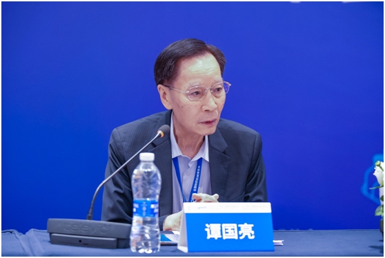 “專家云集，共謀發展！”