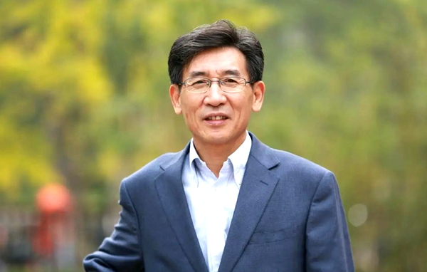 薛其坤寄語年輕人：一個人總得有點追求、有點志氣
